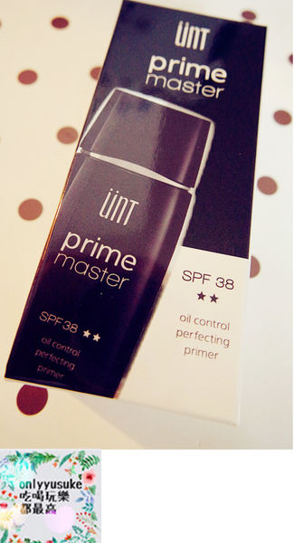 美妝分享【UNT 完美持久柔霧光粉餅】雙重保濕不卡粉，幫你打造自然透亮的妝感