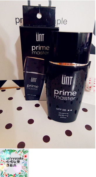 美妝分享【UNT 完美持久柔霧光粉餅】雙重保濕不卡粉，幫你打造自然透亮的妝感