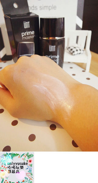 美妝分享【UNT 完美持久柔霧光粉餅】雙重保濕不卡粉，幫你打造自然透亮的妝感