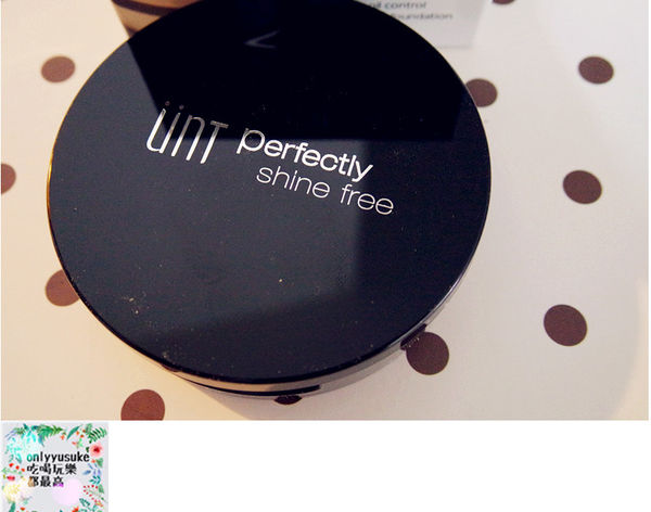 美妝分享【UNT 完美持久柔霧光粉餅】雙重保濕不卡粉，幫你打造自然透亮的妝感