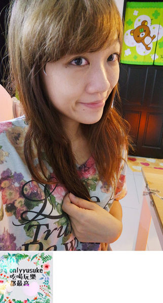 美妝分享【UNT 完美持久柔霧光粉餅】雙重保濕不卡粉，幫你打造自然透亮的妝感