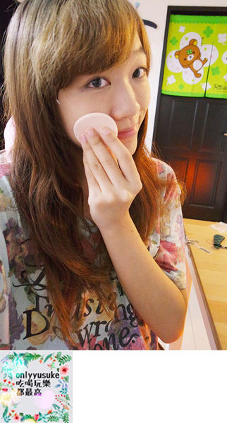 美妝分享【UNT 完美持久柔霧光粉餅】雙重保濕不卡粉，幫你打造自然透亮的妝感