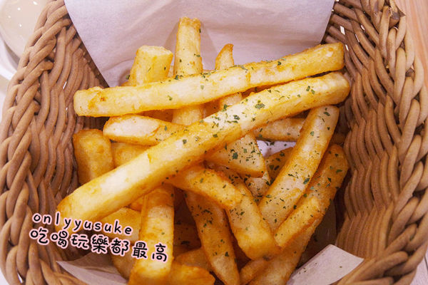 台中【口力口里迷人咖哩燒飯專門】咖哩燒飯口感溫和,份量多,南區愛買美食