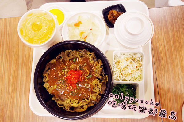 台中【口力口里迷人咖哩燒飯專門】咖哩燒飯口感溫和,份量多,南區愛買美食