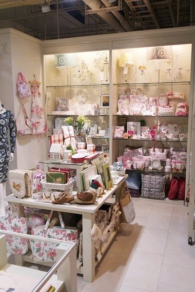 (台中)眾多時尚品牌配件包包【日曜天地台中Outlet】逛完到附近一中購物