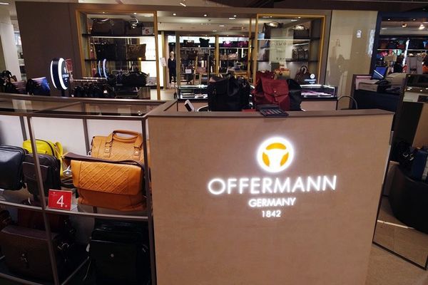 (台中)眾多時尚品牌配件包包【日曜天地台中Outlet】逛完到附近一中購物