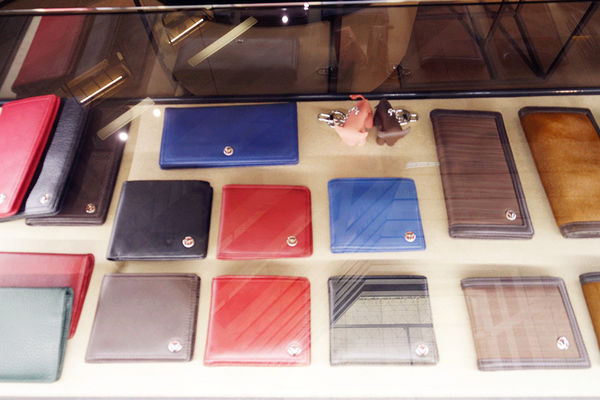 (台中)眾多時尚品牌配件包包【日曜天地台中Outlet】逛完到附近一中購物