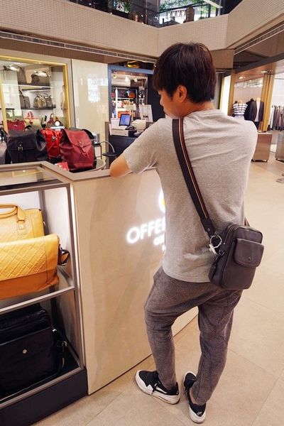 (台中)眾多時尚品牌配件包包【日曜天地台中Outlet】逛完到附近一中購物