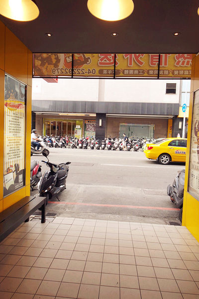 （FoOd台中)♥【健美先生】有特色肌肉男的主題風格滷味，激炸滷味好吃涮嘴，吃完還想再吃