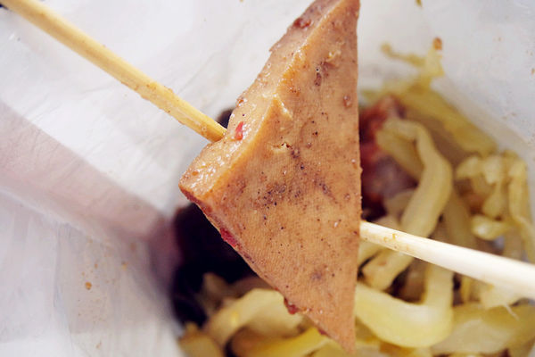 （FoOd台中)♥【健美先生】有特色肌肉男的主題風格滷味，激炸滷味好吃涮嘴，吃完還想再吃