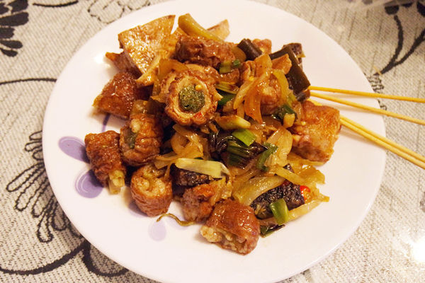 （FoOd台中)♥【健美先生】有特色肌肉男的主題風格滷味，激炸滷味好吃涮嘴，吃完還想再吃