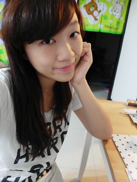 【艾杜紗ettusais】高機能毛孔保濕露,果凍般質地滋潤,感覺有保護,降低摩擦