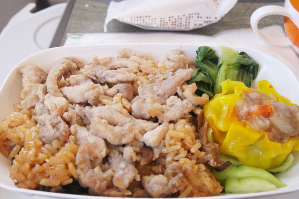 春遊澳門自由行DAY1【巴黎人,威尼斯人,義順牛奶公司,喜記雲吞,大利來記豬扒包】