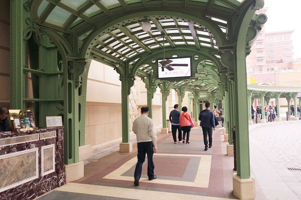 春遊澳門自由行DAY1【巴黎人,威尼斯人,義順牛奶公司,喜記雲吞,大利來記豬扒包】