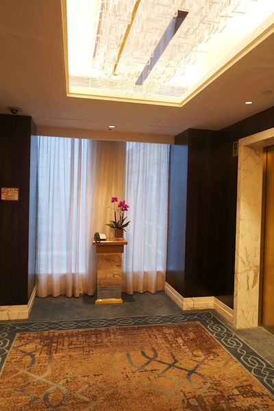 春遊澳門自由行DAY1【巴黎人,威尼斯人,義順牛奶公司,喜記雲吞,大利來記豬扒包】