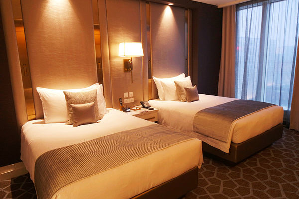 春遊澳門自由行DAY1【巴黎人,威尼斯人,義順牛奶公司,喜記雲吞,大利來記豬扒包】