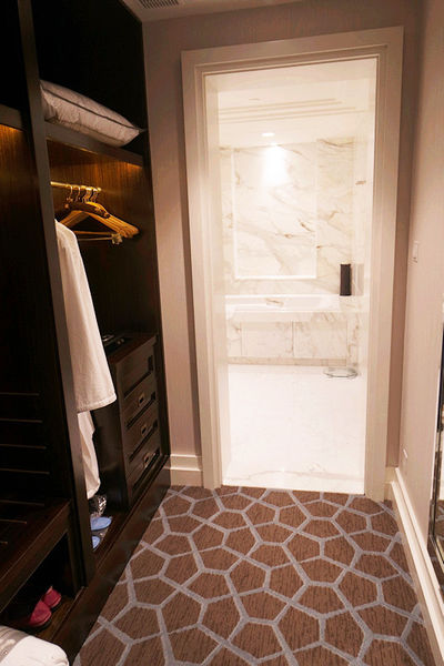 春遊澳門自由行DAY1【巴黎人,威尼斯人,義順牛奶公司,喜記雲吞,大利來記豬扒包】