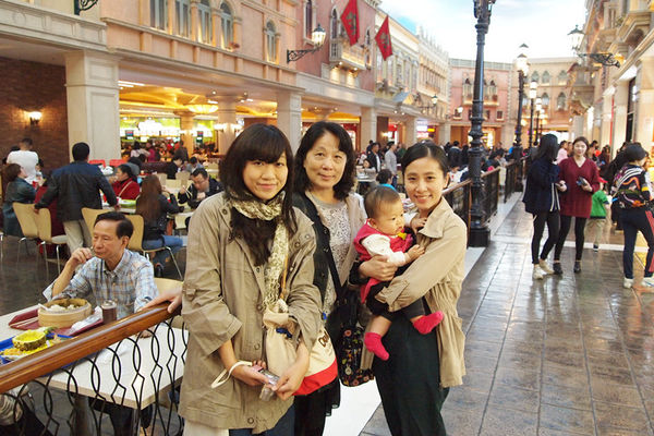 春遊澳門自由行DAY1【巴黎人,威尼斯人,義順牛奶公司,喜記雲吞,大利來記豬扒包】