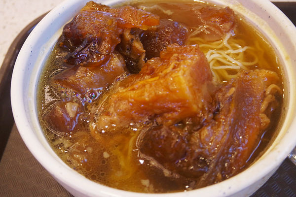 春遊澳門自由行DAY1【巴黎人,威尼斯人,義順牛奶公司,喜記雲吞,大利來記豬扒包】