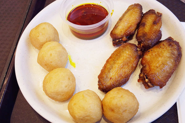 春遊澳門自由行DAY1【巴黎人,威尼斯人,義順牛奶公司,喜記雲吞,大利來記豬扒包】