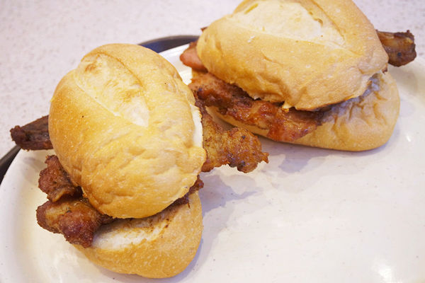 春遊澳門自由行DAY1【巴黎人,威尼斯人,義順牛奶公司,喜記雲吞,大利來記豬扒包】