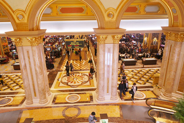 春遊澳門自由行DAY1【巴黎人,威尼斯人,義順牛奶公司,喜記雲吞,大利來記豬扒包】