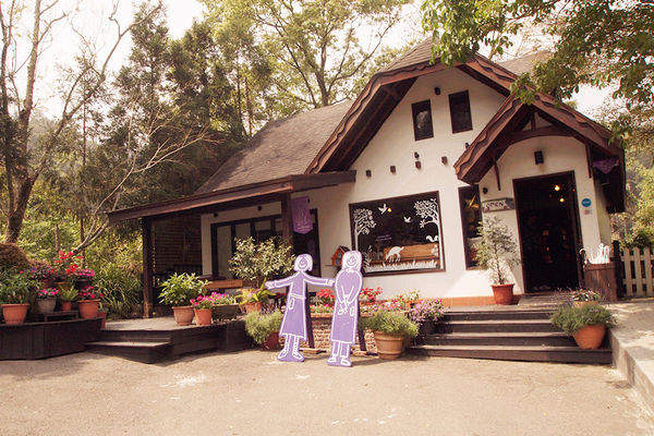 雅虎首頁文(國內旅遊台中)★【薰衣草森林】越來越文青風，來一趟文字探索森林之旅吧！