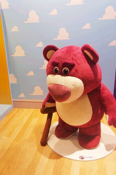 (國內旅遊台中)★【台中秀泰廣場站前店】連假好去處,皮克斯30週年展！