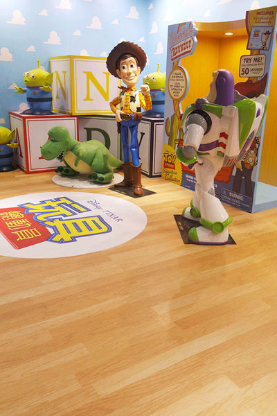 (國內旅遊台中)★【台中秀泰廣場站前店】連假好去處,皮克斯30週年展！