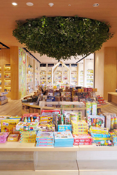 (國內旅遊台中)★【台中秀泰廣場站前店】連假好去處,皮克斯30週年展！