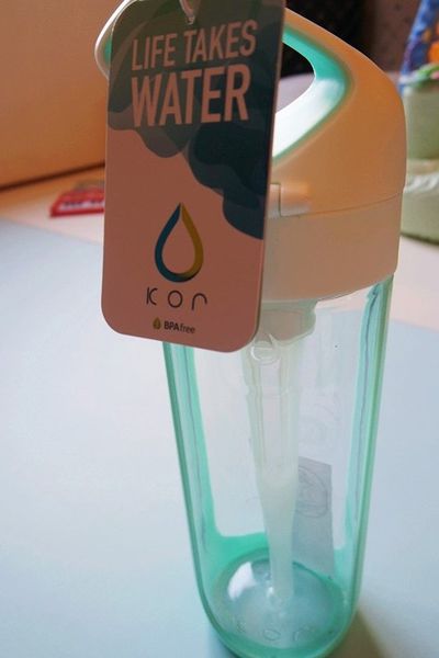 【美國KOR NAVA SPORT水瓶】攜帶方便,透明粉嫩,設計感,喝水也是時尚態度