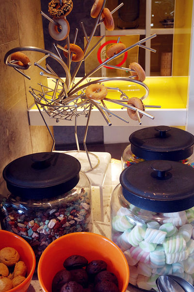 台北【W HOTEL】優美the kitchen table西餐廳,遊池放鬆,繽紛下午茶