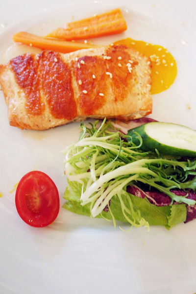 台北【W HOTEL】優美the kitchen table西餐廳,遊池放鬆,繽紛下午茶