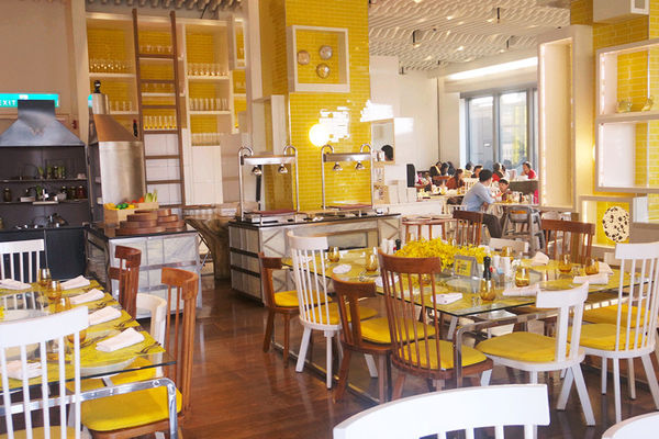 台北【W HOTEL】優美the kitchen table西餐廳,遊池放鬆,繽紛下午茶