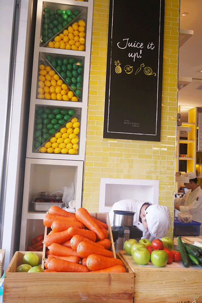 台北【W HOTEL】優美the kitchen table西餐廳,遊池放鬆,繽紛下午茶