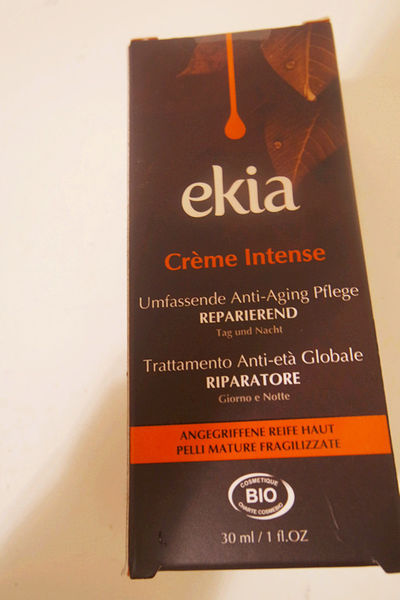 (保養分享)♥來自法國的頂級保養【ekia抗皺再生霜(二號) 】眾多女星的抗老首選