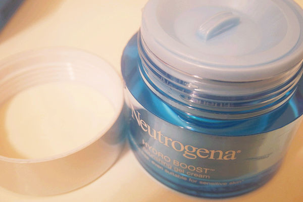 (保養分享)♥保濕無香氣，不間斷的鎖水，【露得清水活保濕乳霜】讓你肌膚透亮一整天