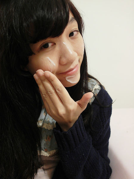 (保養分享)♥保濕無香氣，不間斷的鎖水，【露得清水活保濕乳霜】讓你肌膚透亮一整天