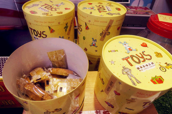 （FoOd彰化)♥【簡單美味工坊】讓人回想起小時後的日用品，具有復古文創風格的伴手禮店