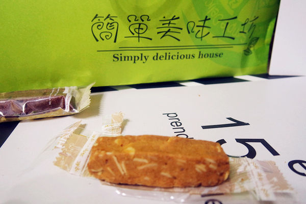 （FoOd彰化)♥【簡單美味工坊】讓人回想起小時後的日用品，具有復古文創風格的伴手禮店