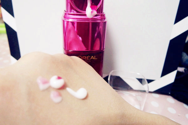 (保養分享)♥【巴黎萊雅水清新葡萄籽雙重活膚保濕精華】滋潤肌膚，粉嫩你的臉色