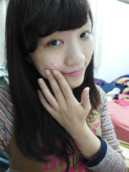 (保養分享)♥【巴黎萊雅水清新葡萄籽雙重活膚保濕精華】滋潤肌膚，粉嫩你的臉色