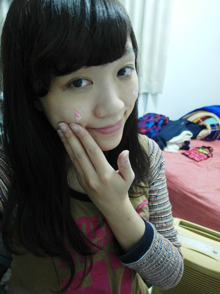 (保養分享)♥【巴黎萊雅水清新葡萄籽雙重活膚保濕精華】滋潤肌膚，粉嫩你的臉色