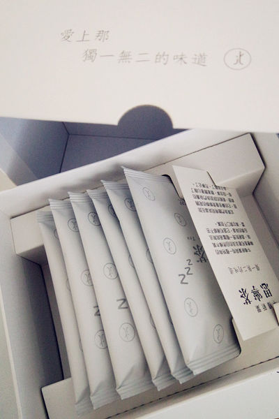 (保健分享)♥【uniTree牛樟新葉思寧茶】療癒盒裝設計，助眠放鬆的牛樟茶