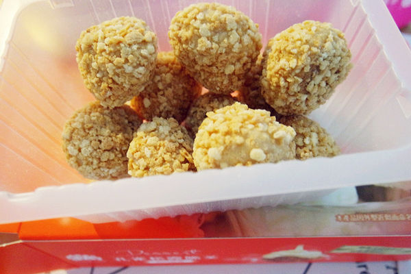 乖乖新口感零食【孔雀松露脆芙】過年也可以放心大吃,吃了會上癮的輕食零嘴