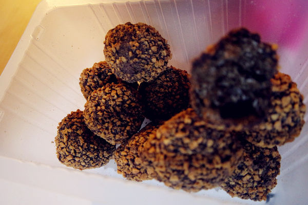 乖乖新口感零食【孔雀松露脆芙】過年也可以放心大吃,吃了會上癮的輕食零嘴