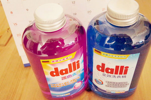 【德國dalli達麗】強力護色去污德國百年品牌全效洗衣精,洗得白淨又護色!