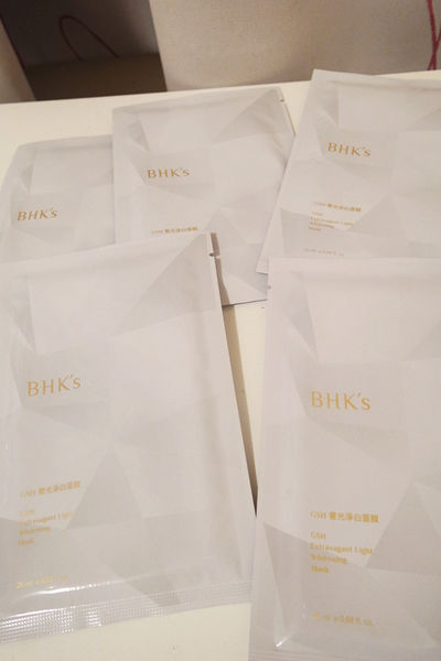 (保養分享)♥超保濕滋潤，感覺可以很快見效的【BHK's】GSH奢光淨白面膜