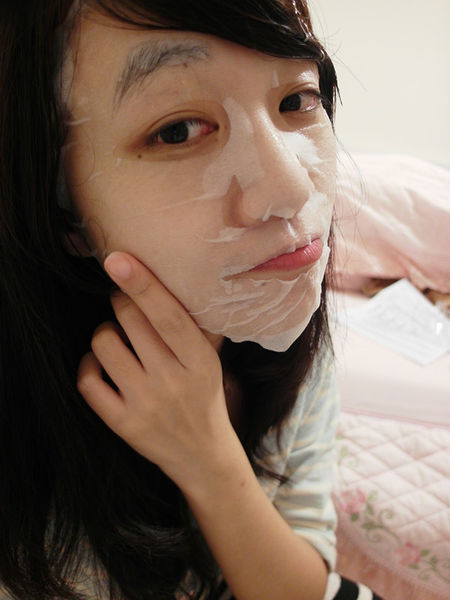 (保養分享)♥超保濕滋潤，感覺可以很快見效的【BHK's】GSH奢光淨白面膜