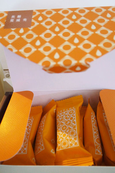 (甜點分享)♥精裝禮盒，過年送禮大首選【禮愫】重逢香醇禮盒-花火茶點集錦